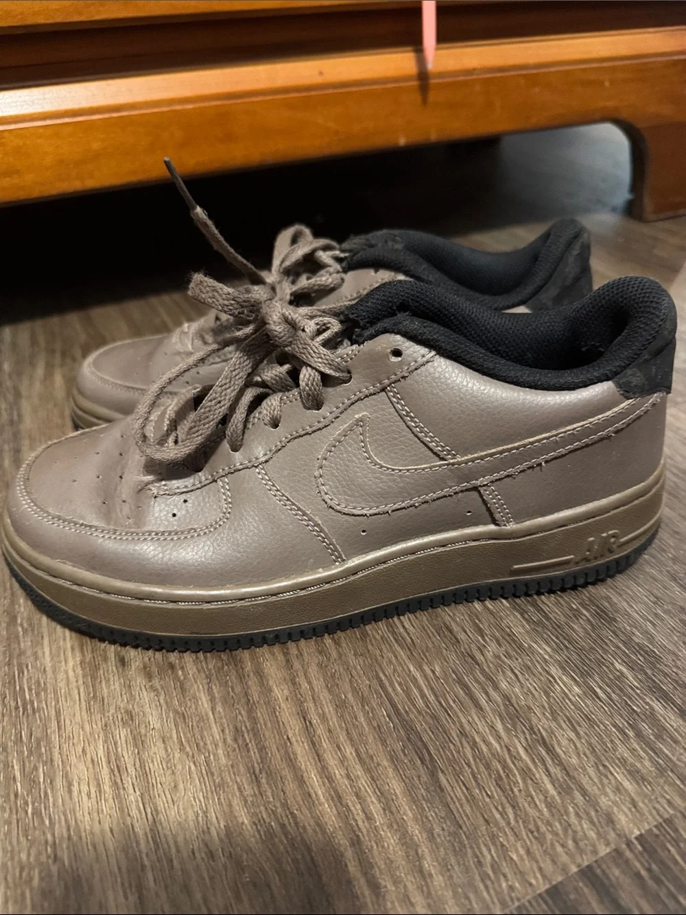 Nike Low Top Sneakers in Taupe with Black Lining